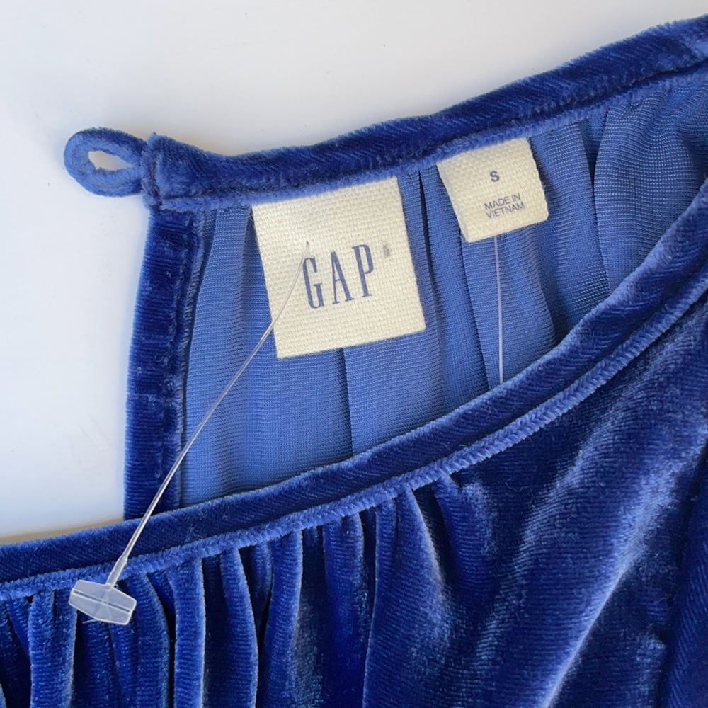 Gap Velvety Flutter Sleeve Top NWT sz S - Picture 4 of 6
